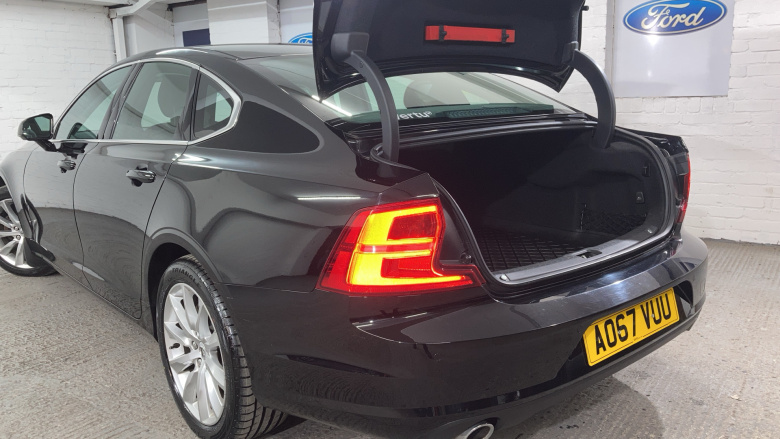 Volvo S90 2.0 D4 Momentum Pro 4dr Geartronic Diesel Saloon